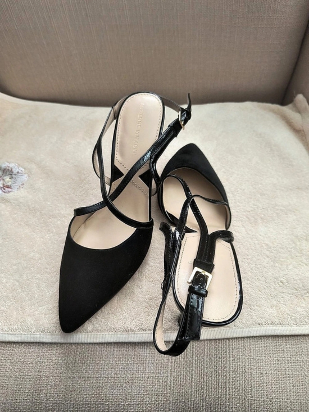 Adrienne Vittadini Pointed Toe Heels in Black